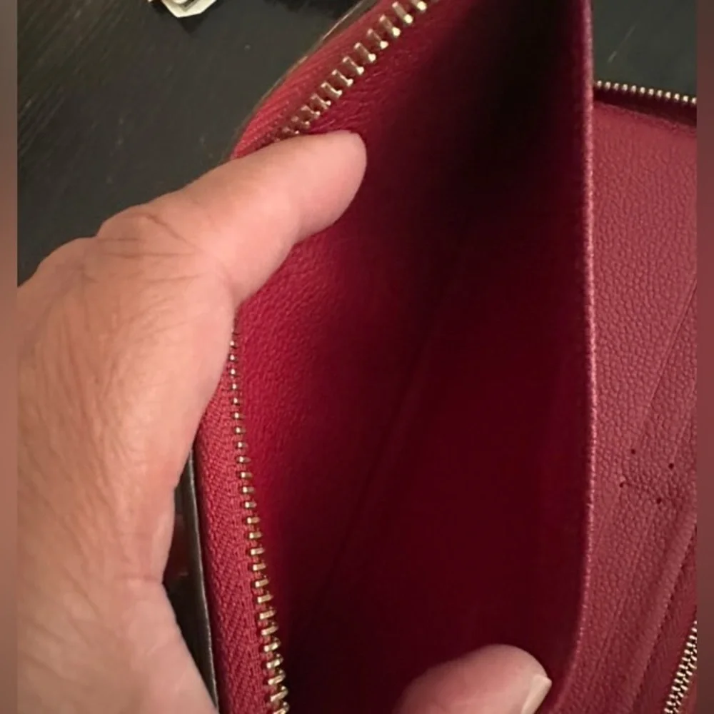 Louis Vuitton empriente Cherry Red Monogram Wallet - Picture 4 of 6